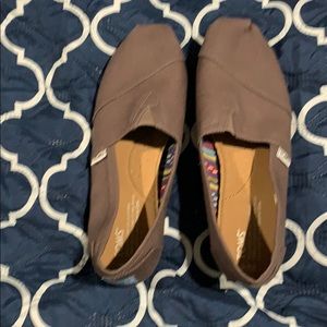 TOMS Slip On Canvas Shoe in size 8.5.
